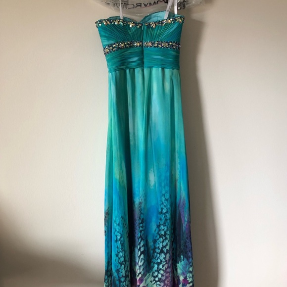 Grad Dress, Size 2, Tony Bowls Collection - Picture 3 of 8